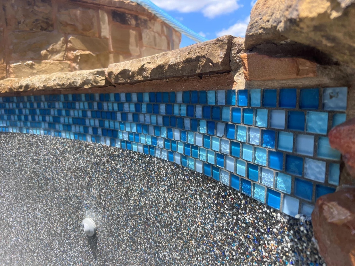 Pool tile cleaned to perfection